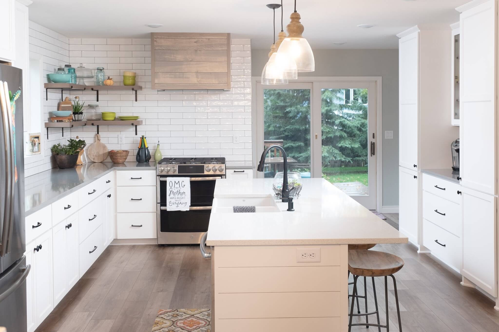 Remodeled kitchen by The Home Authority
